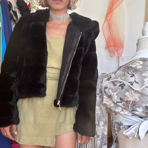 black faux fur jacket - Picture 2 of 2